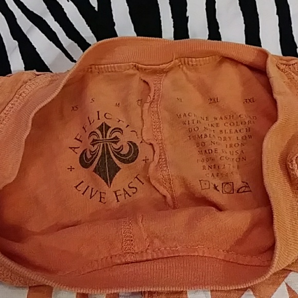 Men's Affliction Top Large - Picture 7 of 10